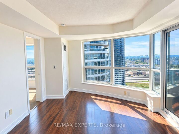 Property Photo: 181 Village Green Square 2714 ON M1S 0L3
