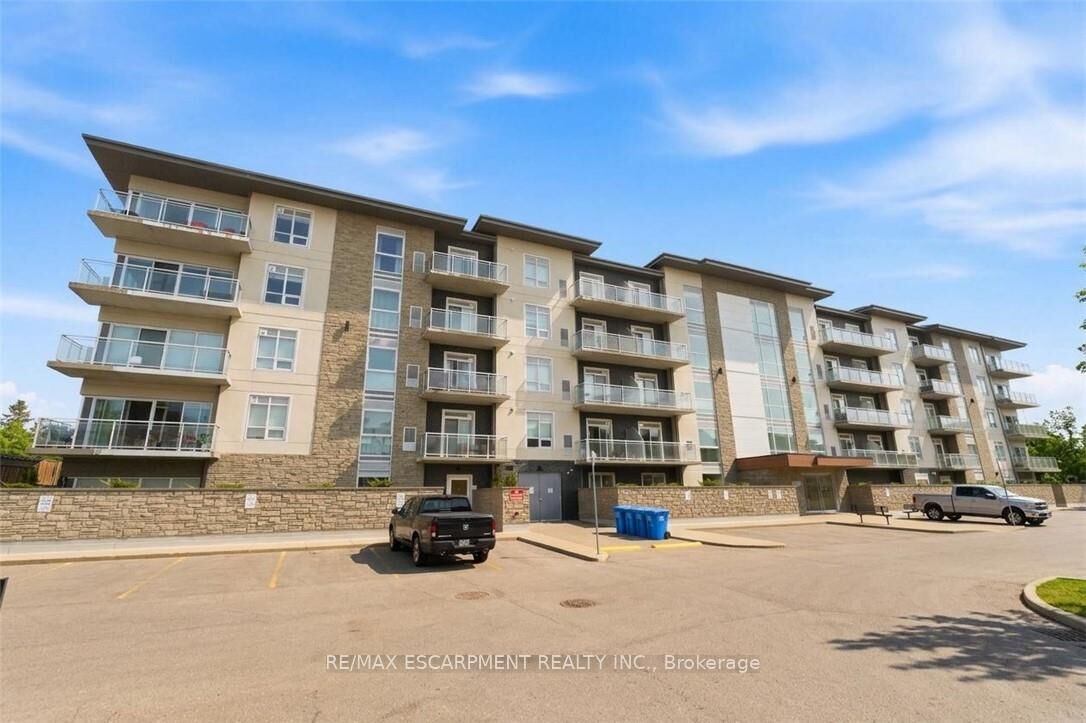 Property Photo:  16 Markle Crescent 413  ON L9G 0H4 