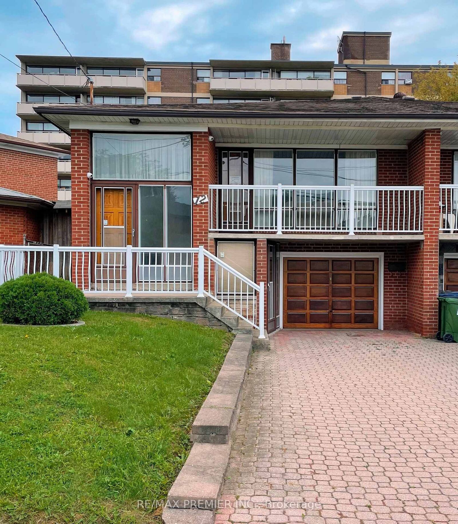 Property Photo:  12 Goldcrest Boulevard  ON M6L 2X5 