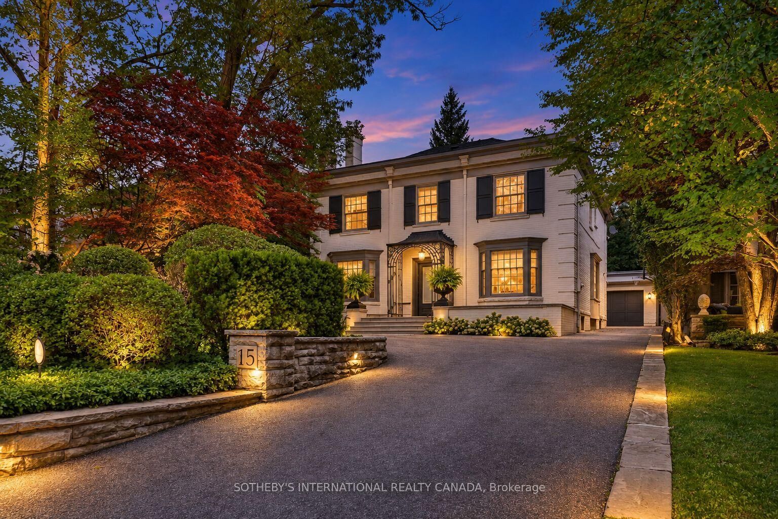 Property Photo:  15 Alexandra Wood  ON M5N 2S2 