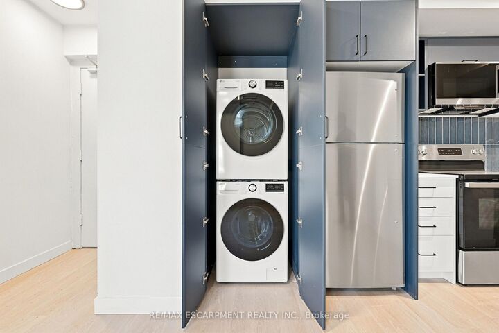 Property Photo:  325 James Street S 224  ON L8P 3B7 