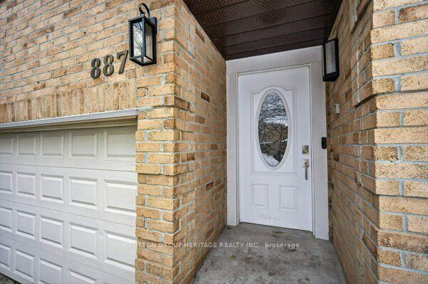 Property Photo:  887 Lavis Court  ON L1K 1W1 