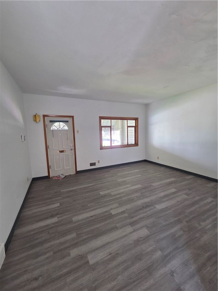 Property Photo:  917 Union Ave  PA 15132 
