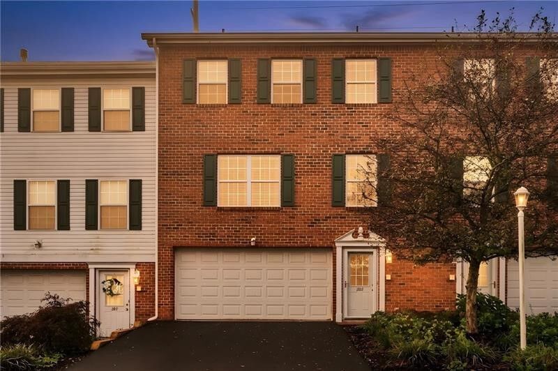 Property Photo:  203 Northglen Ct  PA 15044 