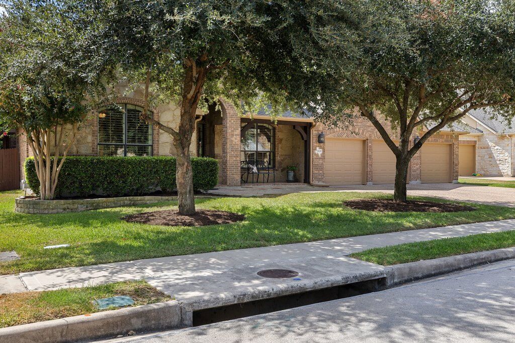 Property Photo:  3806 Avery Woods Lane  TX 78613 