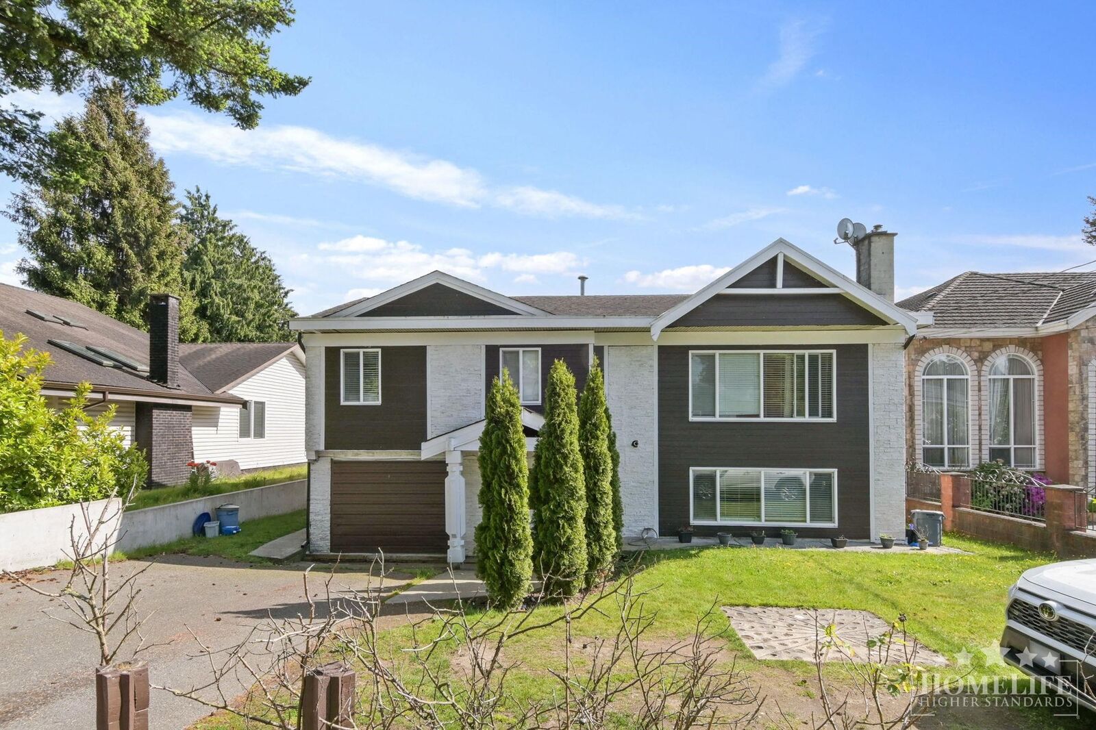 Property Photo:  11860 75A Avenue House  BC V4C 1J9 