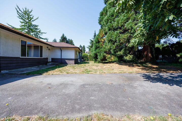 Property Photo:  1234 Prairie Avenue  BC V3B 1S8 
