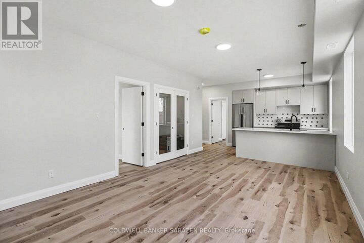 Property Photo: 42 McArthur Avenue 301 ON K1L 6R2