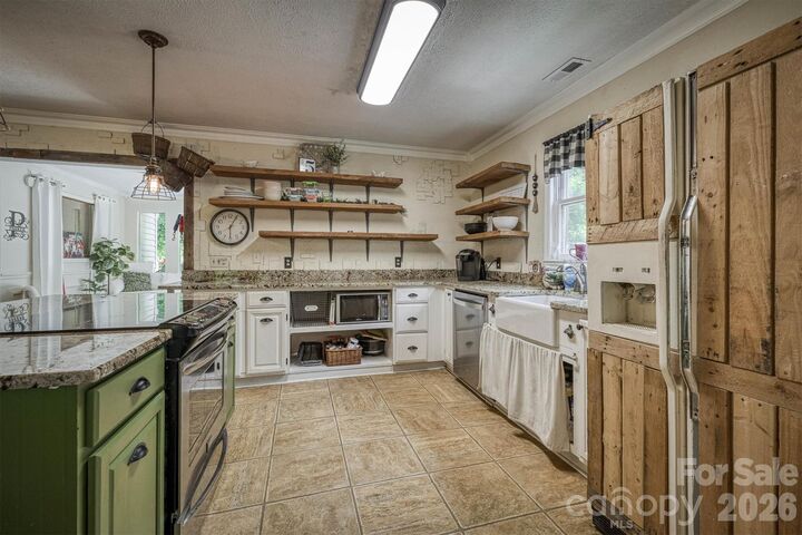Property Photo:  665 Will Robbins Lane  NC 28657 