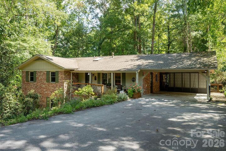 Property Photo: 906 Indian Hill Road NC 28792
