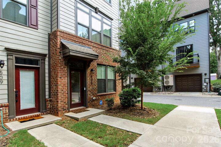 Property Photo:  505 Cubitt Court  NC 28205 