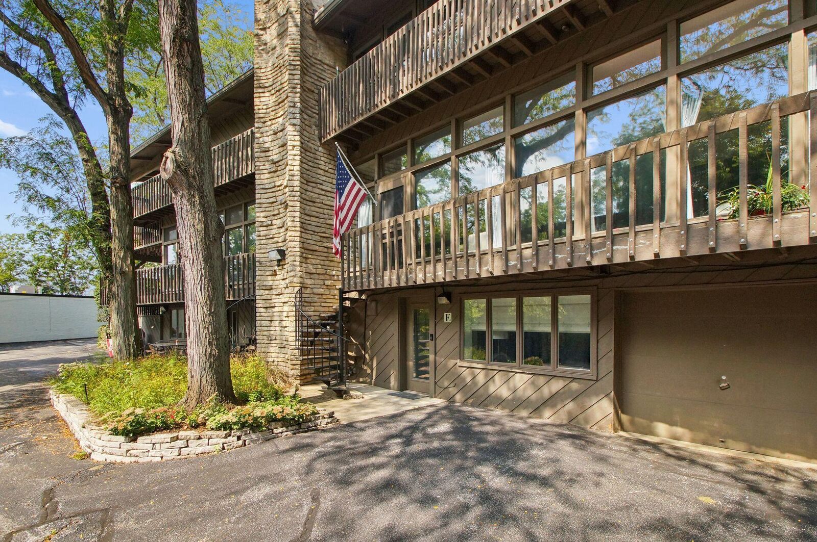 Property Photo:  2109 W 5th Avenue  OH 43212 