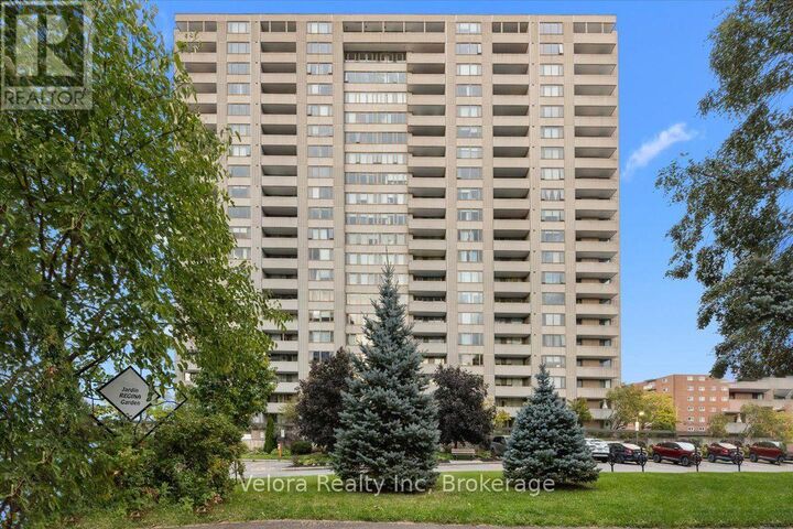 Property Photo:  2625 Regina Street 1909  ON K2B 5W8 