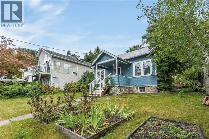 Property Photo:  1008 Observatory Street  BC V1L 5P3 