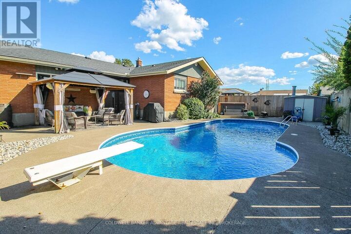 Property Photo:  60 Gladys Avenue  ON L3B 1G3 