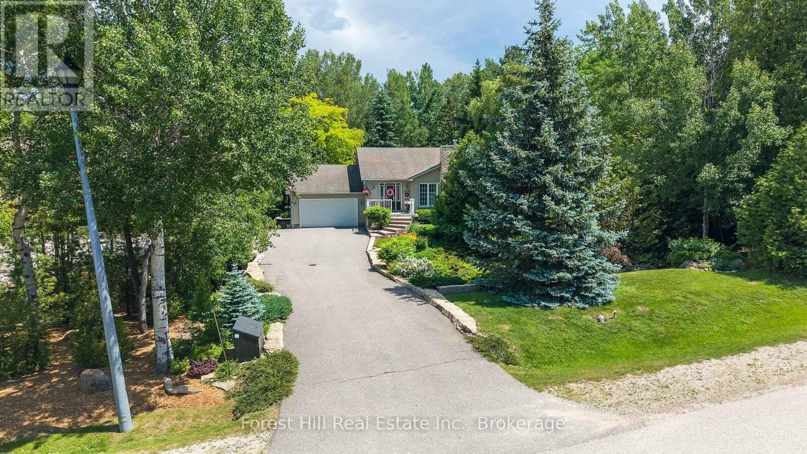 Property Photo:  131 Aspen Way  ON L9Y 0S7 