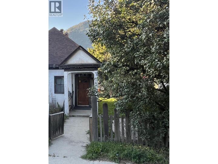 Property Photo:  411 Latimer Street  BC V1L 4T7 