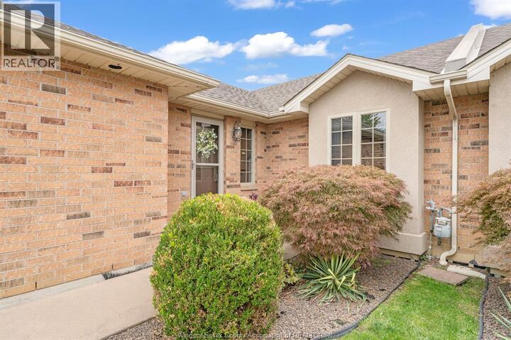 Property Photo:  307 Golfview Drive  ON N9V 0A1 