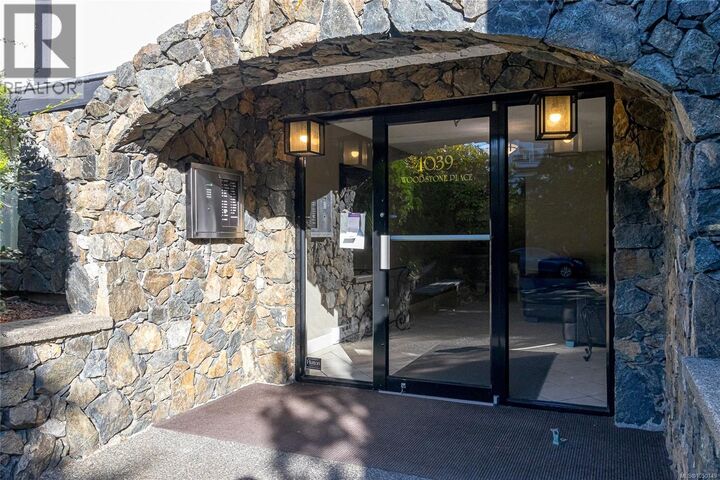 Property Photo: 1039 Linden Avenue 304 BC V8V 4H4