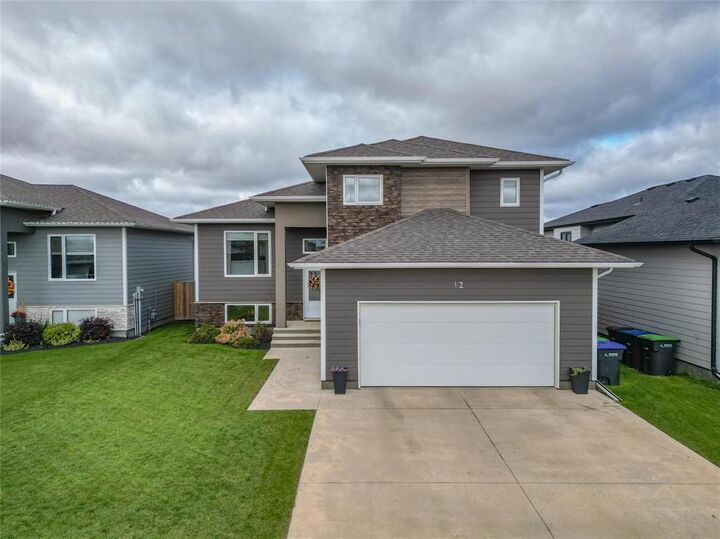 Property Photo: 12 Derlago Drive MB R7B 4J5
