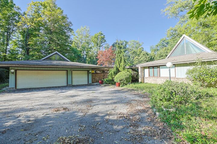 Property Photo: 5445 Sherfield Drive OH 45426