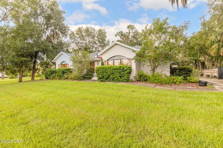 Property Photo:  208 W Stetson Avenue  FL 32720 