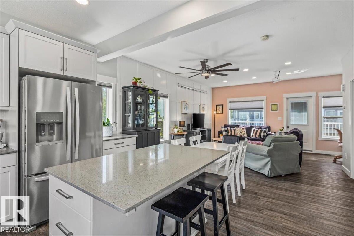 Property Photo: 150 Everitt Dr 22 AB T8N 7R8
