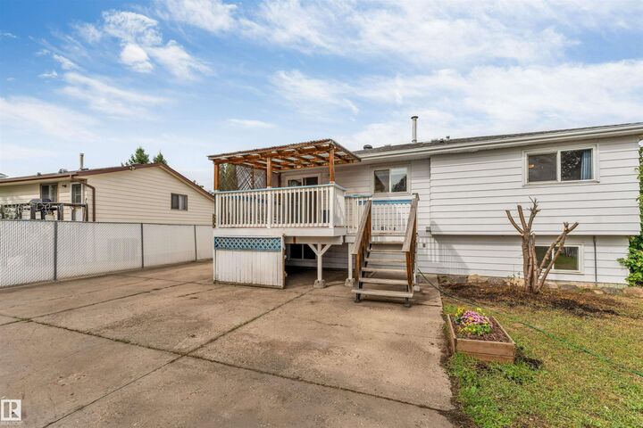 Property Photo:  11015 170 Avenue NW  AB T5X 3L1 