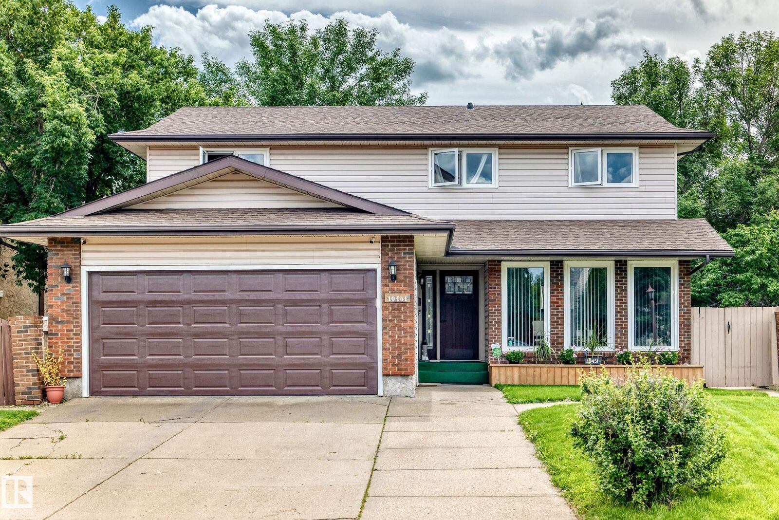 Property Photo:  10451 26 Avenue NW  AB T6J 4K1 