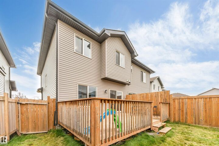 Property Photo:  2004 15 Avenue NW  AB T6T 2B6 