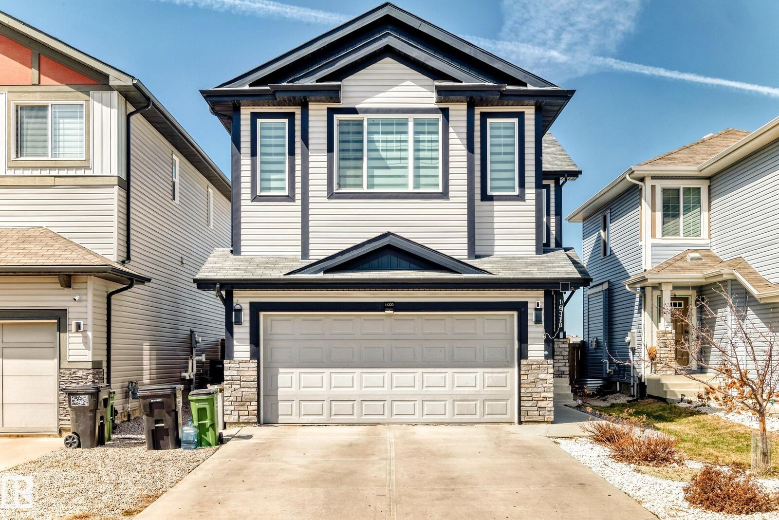 Property Photo:  16320 12 Avenue SW  AB T6W 3K4 