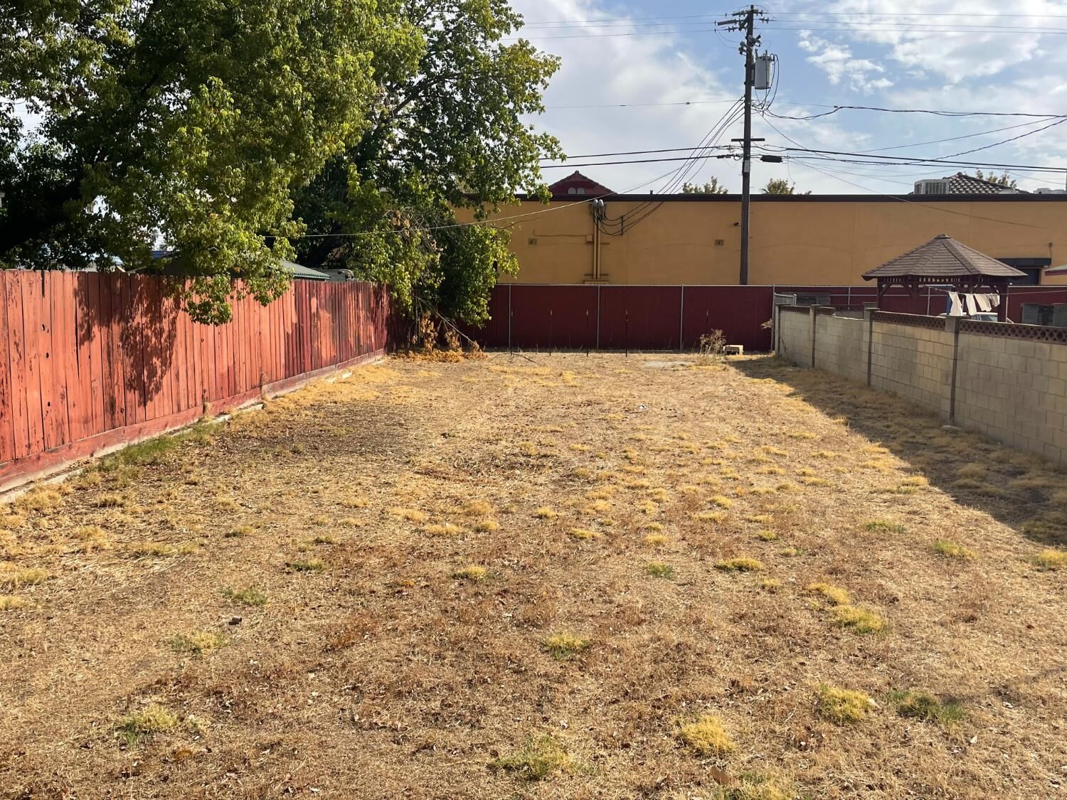 Property Photo:  3846 E Iowa Avenue  CA 93702 