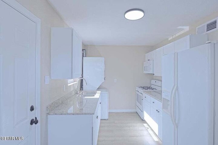 Property Photo:  4433 E Yandell Drive A &Amp B  TX 79903 