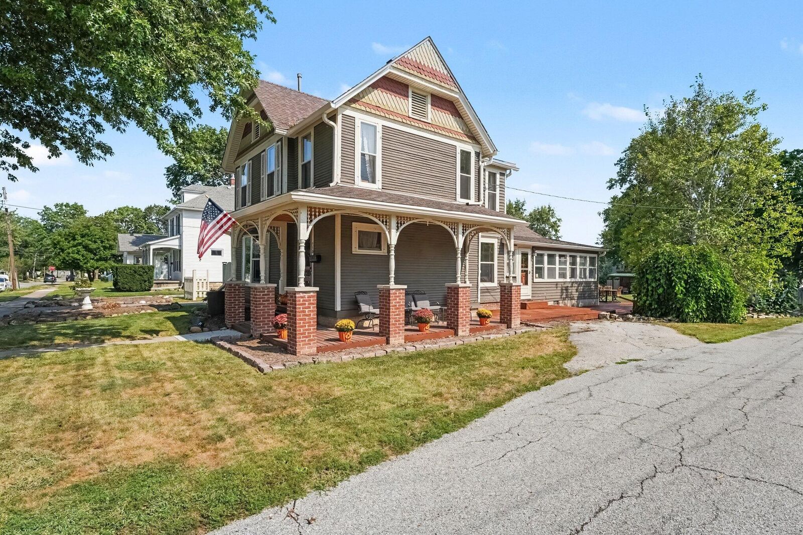 Property Photo:  118 S Ridge Street  IN 46307 