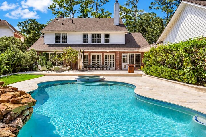 Property Photo: 23 E Shady Lane A TX 77063