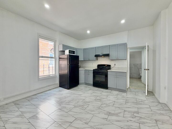 Property Photo:  190 Clinton Ave 4  NJ 07302 