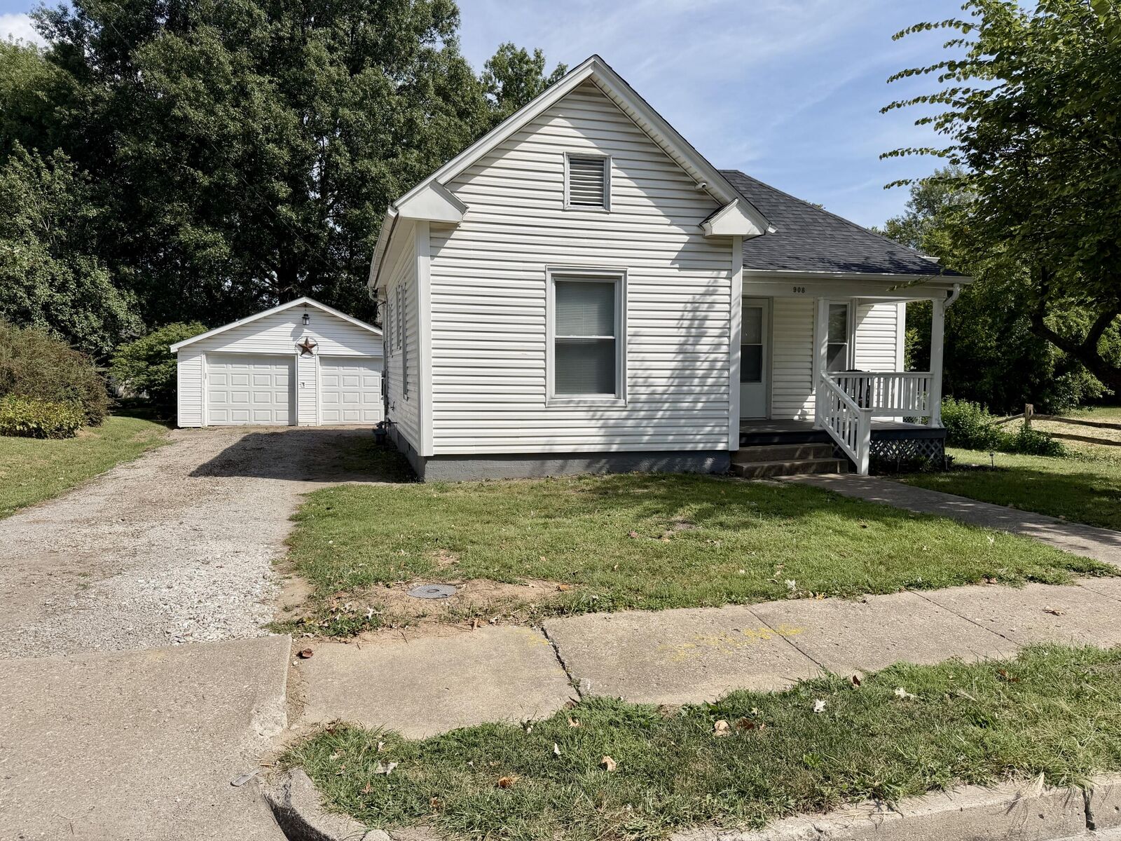 Property Photo:  908 S Muldrow Street  MO 65265 