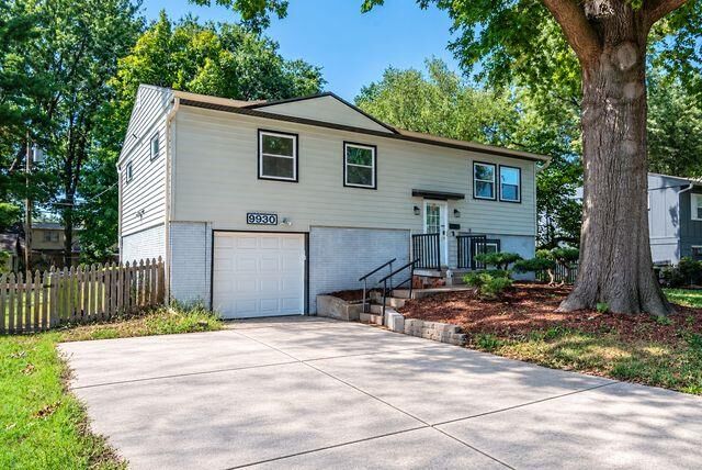 Property Photo:  9930 England Drive  KS 66204 