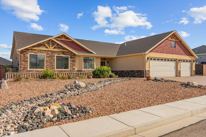 Property Photo:  2091 E Mountain View Loop  UT 84721 