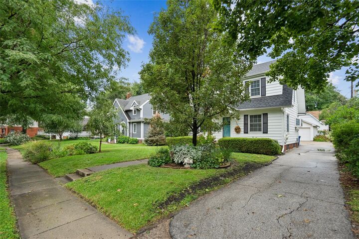 Property Photo:  930 37th Street  IA 50312 
