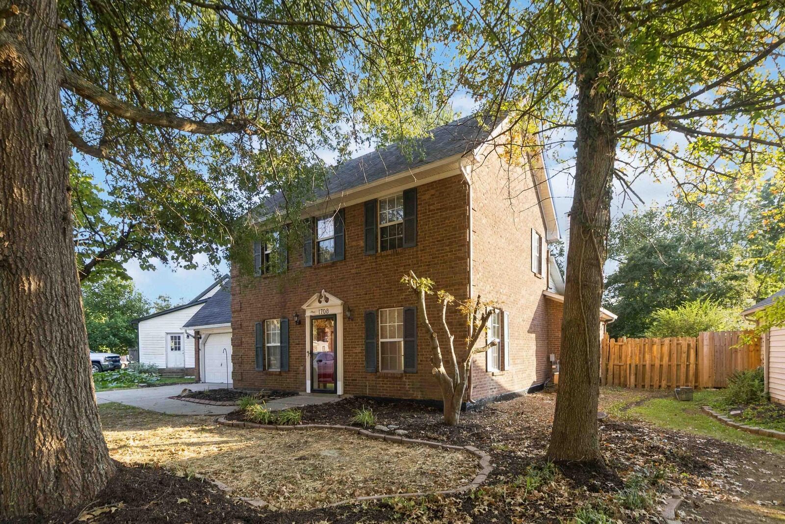 Property Photo: 1708 Houndstooth Glen KY 40515