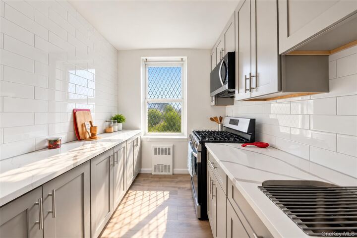 Property Photo:  300 N Broadway 4M  NY 10701 