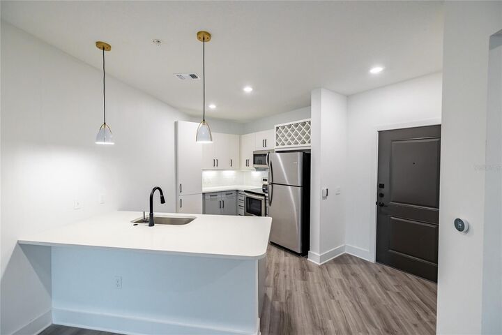 Property Photo: 1420 Lakefront Drive 7410 FL 34240