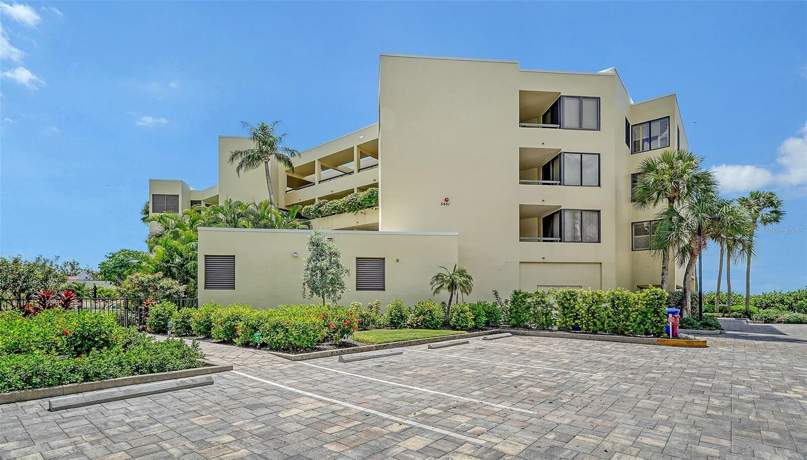 Property Photo: 5461 Gulf Of Mexico Drive 304 FL 34228