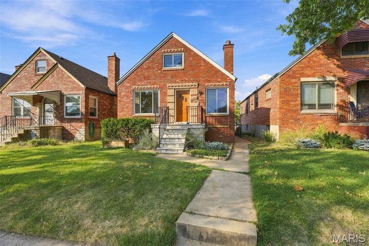 Property Photo: 5717 Oleatha Avenue MO 63139