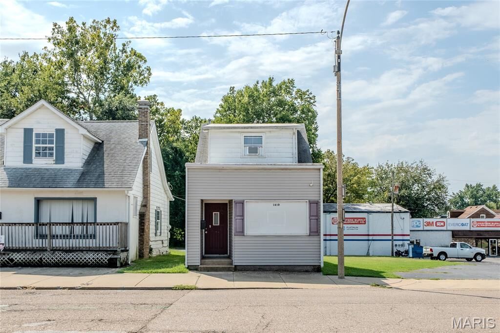 Property Photo: 1610 W Main Street IL 62220