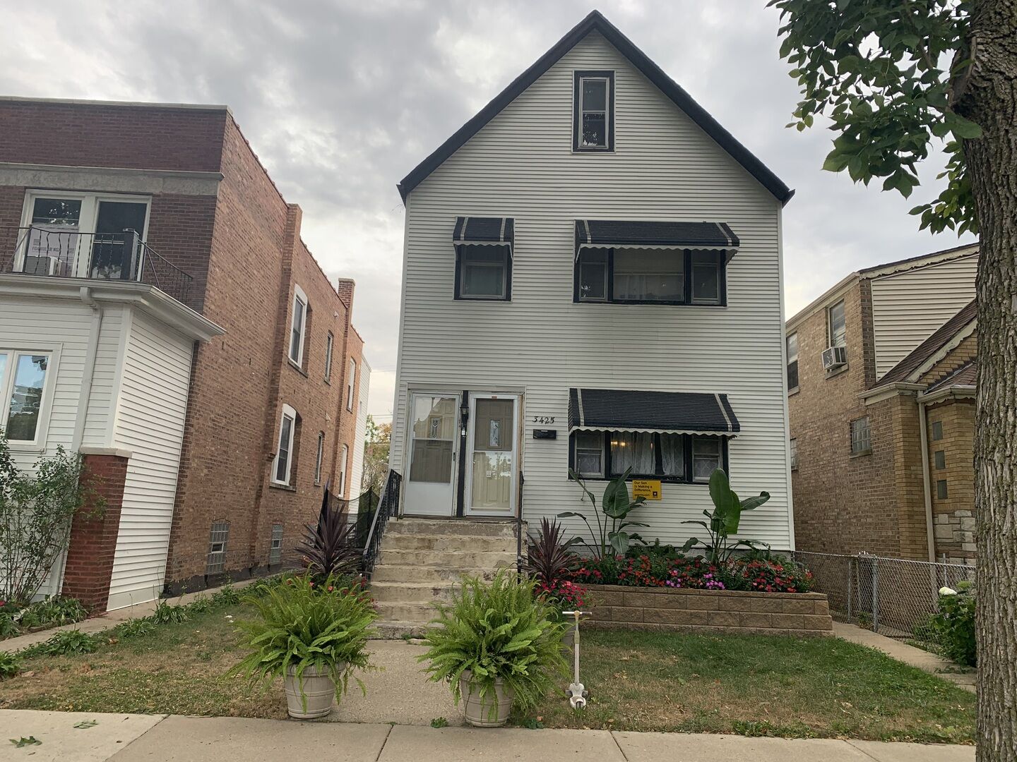 Property Photo:  3425 W 63rd Place  IL 60629 