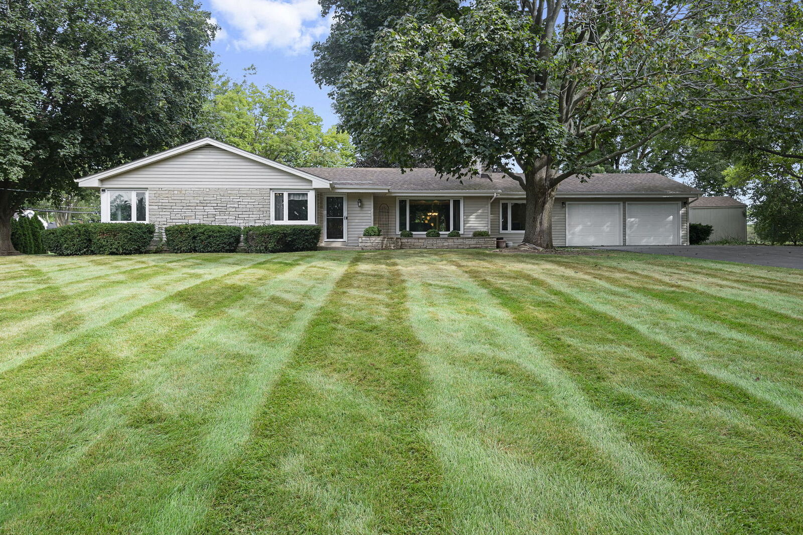 Property Photo: 11518 Algonquin Road IL 60142