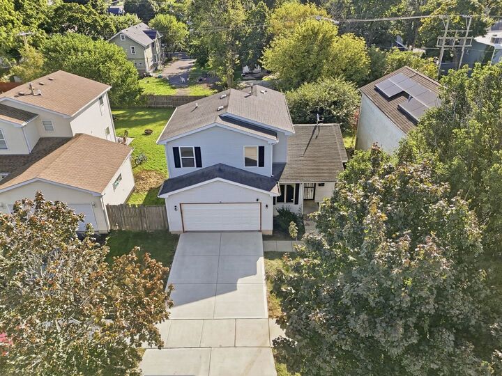 Property Photo:  657 S McAlister Avenue  IL 60085 