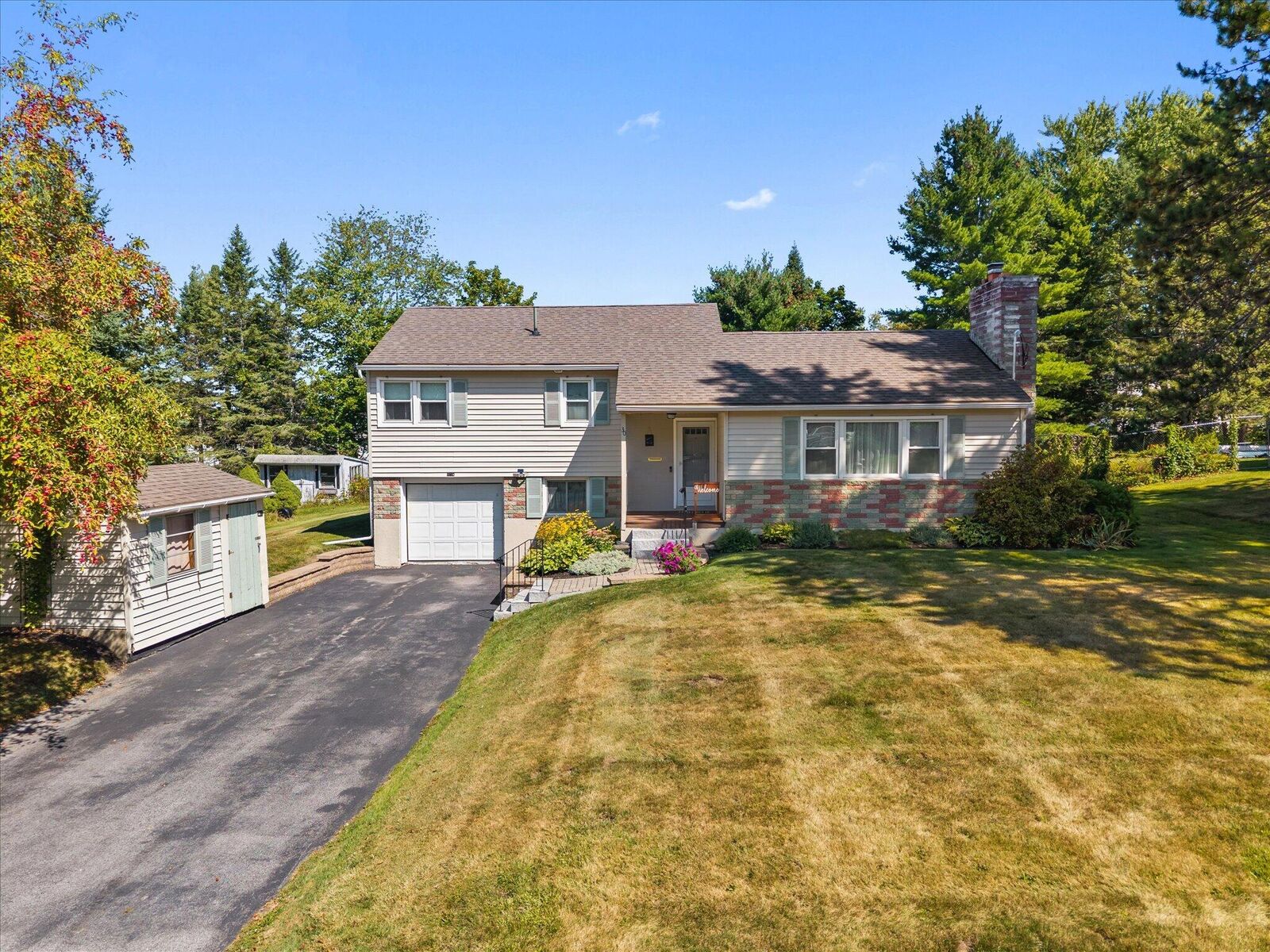 Property Photo:  30 Birchwood Boulevard  ME 04412 